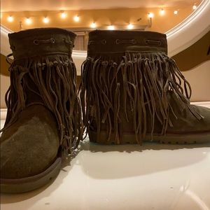 Stringy Army Green Lamo Boots
